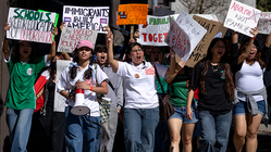 Anti-ICE walkout exposes how school district 'failed' parents, risked student safety: 'Broken my trust' Gold Coast Optometrists