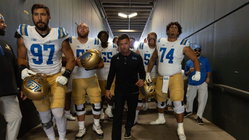 'Burn the boats': UCLA coach's fiery pregame speech before Oregon game was pure Hollywood Gold Coast Optometrists