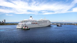 Cruise ship battles rough Pacific seas to save injured, stranded sailor Gold Coast Optometrists