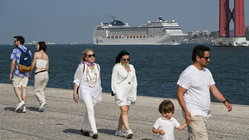 Cruise tipping charges are 'out of control,' say passengers as companies tout 'exceptional service' Gold Coast Optometrists